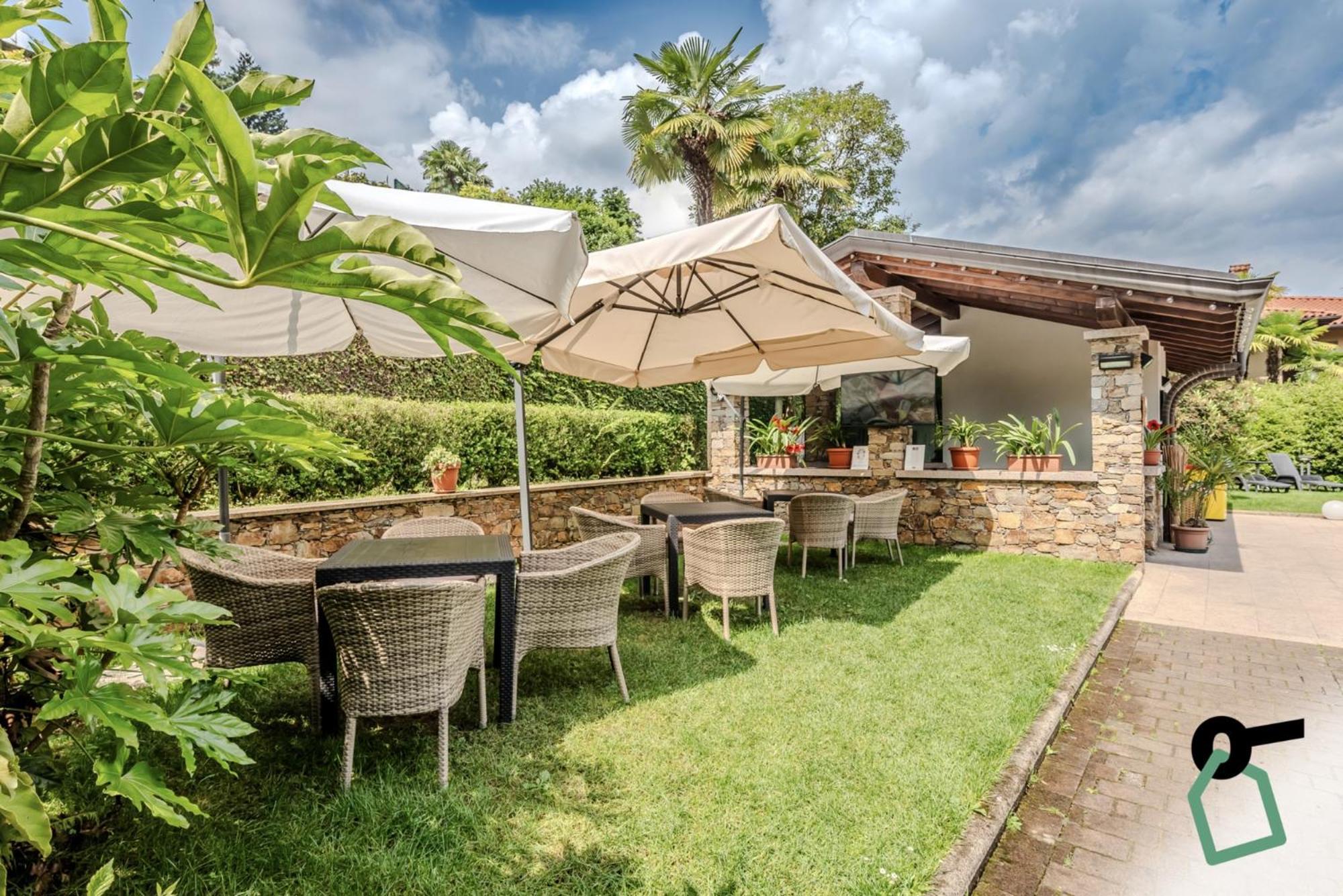 Hotel Hotiday Collection -